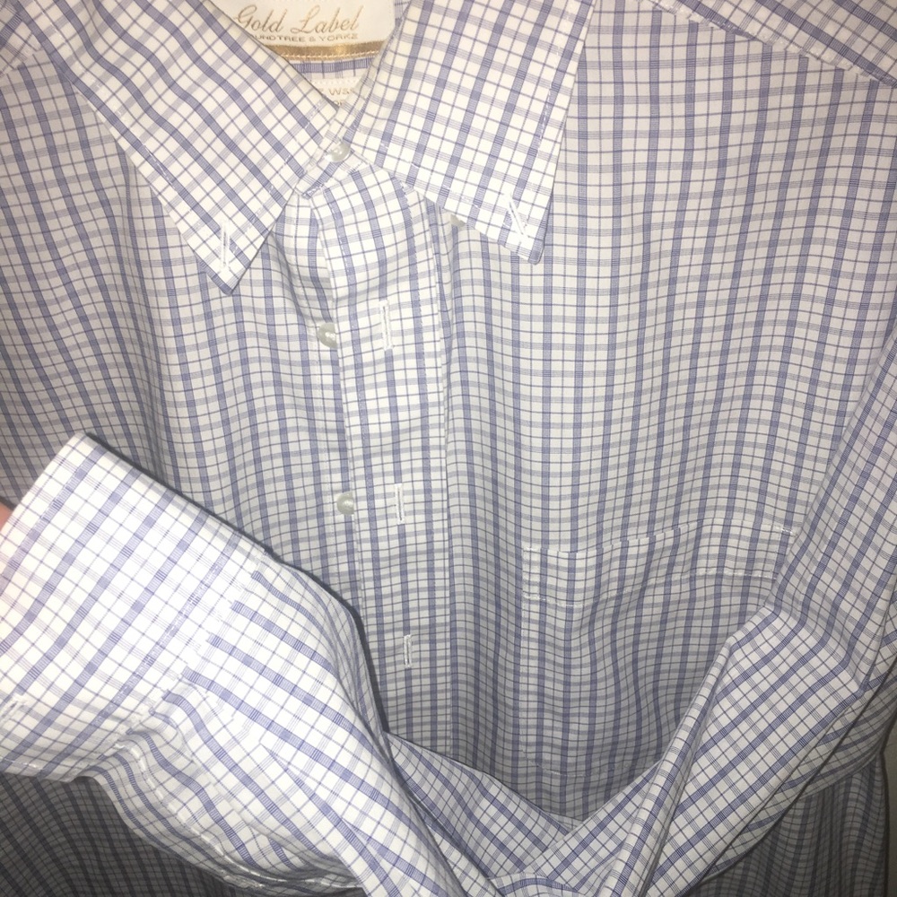 Roundtree & Yorke Non-Iron 16 x 34 button down